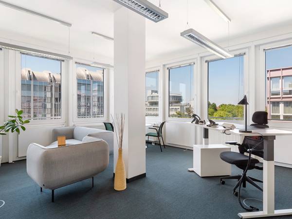 Flexibler Business Center & Coworking Space in München-Messestadt Riem — Bild 3