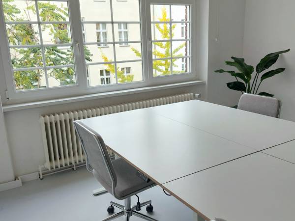 Helle Bürogemeinschaft mit historischem Flair in Berlin-Charlottenburg — Bild 2
