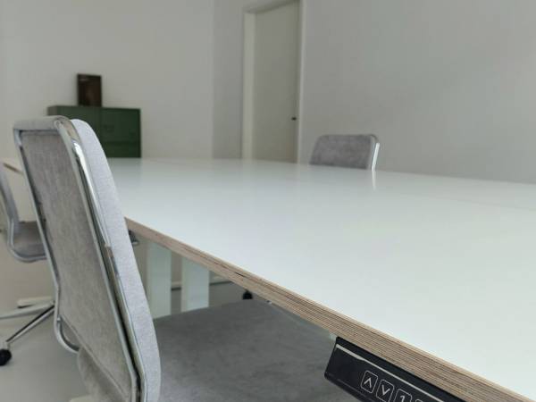 Helle Bürogemeinschaft mit historischem Flair in Berlin-Charlottenburg — Bild 3