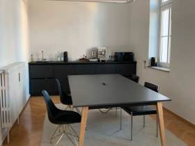 3x Schreibtischplätze in Altbaubüro Kreativagentur