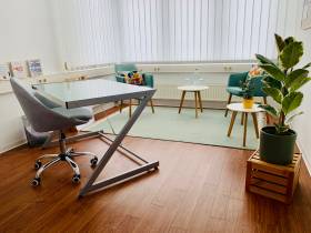 Büro mit Coachingbereich für 3 Tage pro Woche (Mo/Do/Fr)