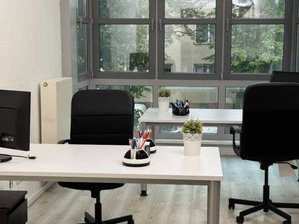 Abschließbares Büro in Berlin (Moabit) – Helle, möblierte Büroräume in ruhiger Bürogemeinschaft in — Bild 3