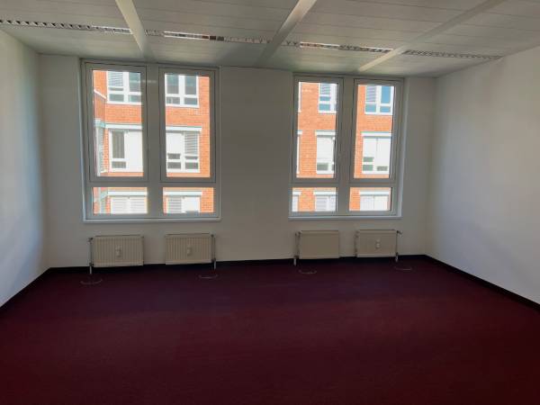 Repräsentative und lichtdurchflutete Büroetage in Hamburg — Bild 5
