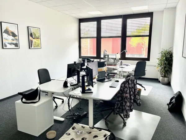 Abschließbares Büro in Köln (Junkersdorf) – Modernes Büro in kreativer Bürogemeinschaft in Köln-Junkersdorf — Bild 1