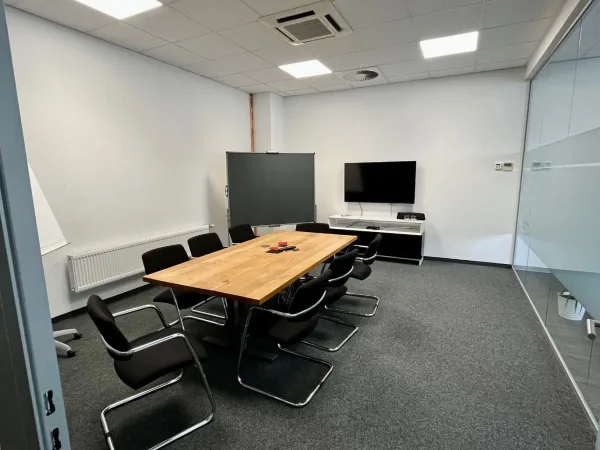 Abschließbares Büro in Köln (Junkersdorf) – Modernes Büro in kreativer Bürogemeinschaft in Köln-Junkersdorf — Bild 4