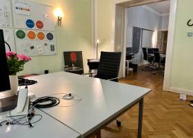 Fixed Desk L