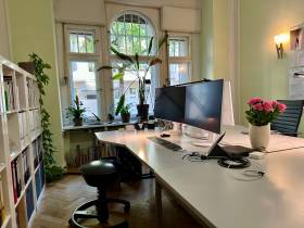 2x Fixed Desks im Altbau – Ku’damm fußläufig, ruhig & lichtdurchflutet