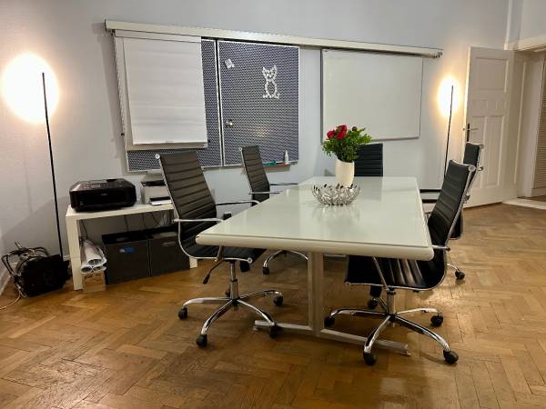 Ruhige und helle Bürogemeinschaft im Altbau in Berlin-Charlottenburg — Bild 5