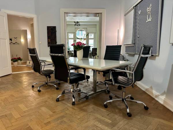 Ruhige und helle Bürogemeinschaft im Altbau in Berlin-Charlottenburg — Bild 6