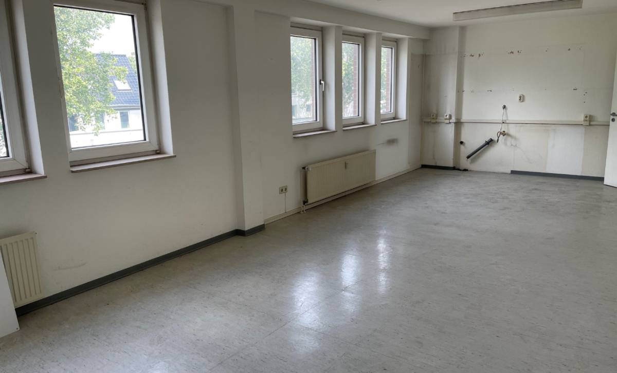 Wandelbare Bürofläche für agile Startups im Fachmarktzentrum Krefeld