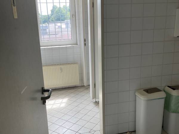 Wandelbare Bürofläche für agile Startups im Fachmarktzentrum Krefeld — Bild 2