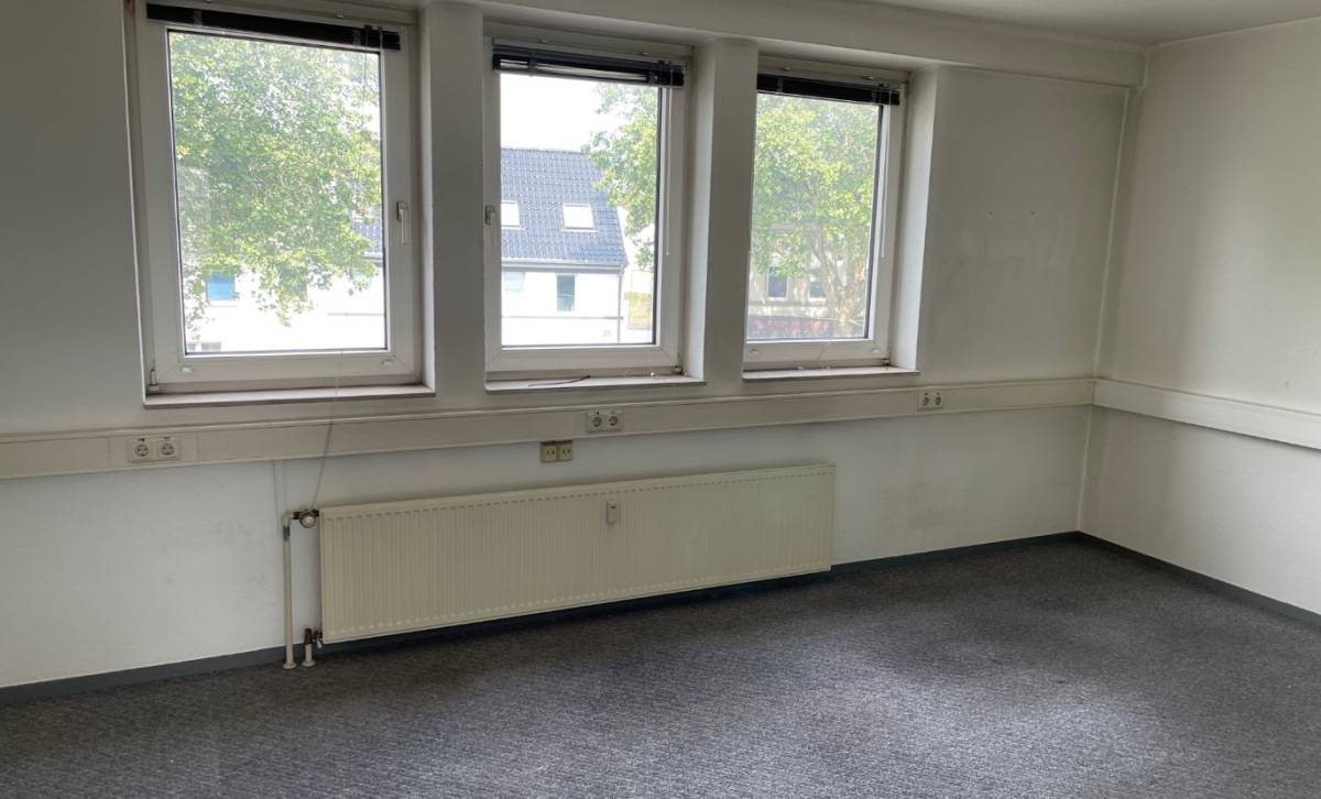 Wandelbare Bürofläche für agile Startups im Fachmarktzentrum Krefeld