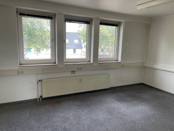 Wandelbare Bürofläche für agile Startups im Fachmarktzentrum Krefeld — Bild 4