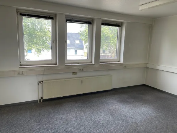Bürofläche in Krefeld – Wandelbare Bürofläche für agile Startups im Fachmarktzentrum Krefeld — Bild 4
