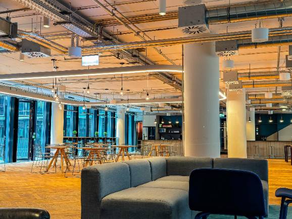 Moderne Büros & Coworking in Frankfurt am Main Ostend — Bild 4