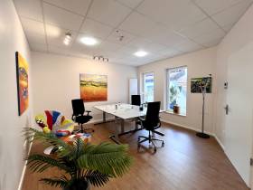 Stilvolles Einzelbüro im Kunsthaus 25 – ruhig & komfortabel