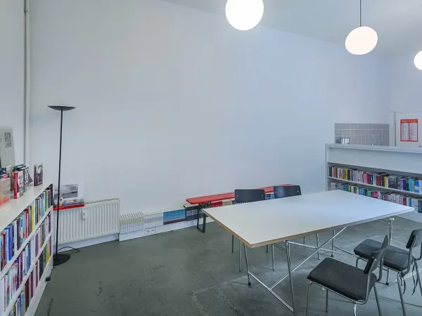 Abschließbares Büro in Berlin (Mitte) – Helle Büroräume für Office-Sharing in Berlin-Mitte — Bild 8