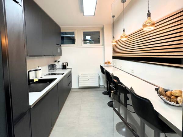 Abschließbares Büro in Hamburg (Altstadt) – Premium Bürogemeinschaft mit Panoramablick in Hamburg-Altstadt — Bild 6