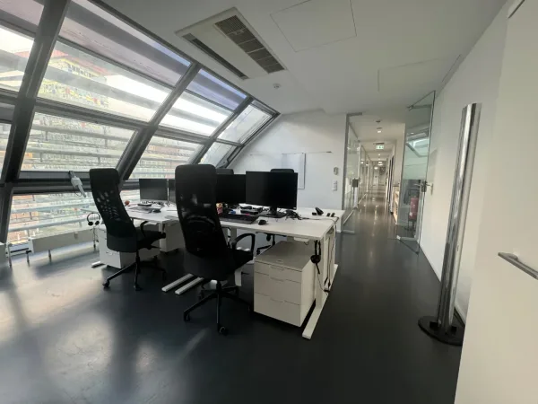 Bürofläche in Düsseldorf (Unterbilk) – Moderne Bürofläche mit Hafenblick im Medien-Hafen Düsseldorf-Unterbilk — Bild 7