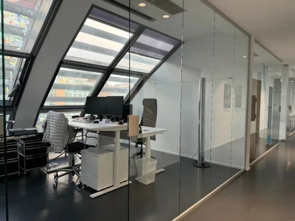 Bürofläche in Düsseldorf (Unterbilk) – Moderne Bürofläche mit Hafenblick im Medien-Hafen Düsseldorf-Unterbilk — Bild 2