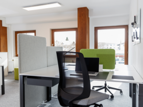 Moderne und funktionale Büros oder einzelne Arbeitsplätze Oberhaching