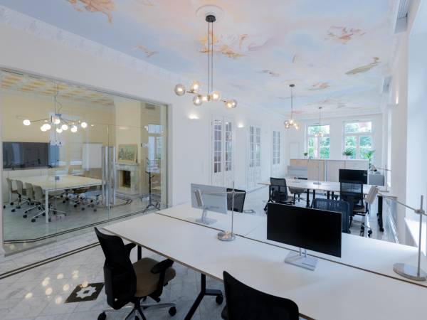 Historische Altbauvilla mit modernen Büros & Coworking in — Bild 1