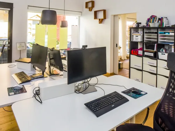 Abschließbares Büro in Stuttgart (Hasenberg) – Flexible Bürogemeinschaft mit Besprechungsraum in Stuttgart-Hasenberg — Bild 2