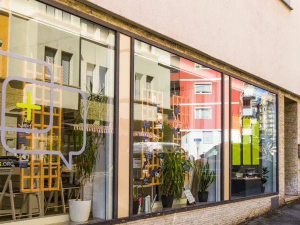 Abschließbares Büro in Stuttgart (Hasenberg) – Flexible Bürogemeinschaft mit Besprechungsraum in Stuttgart-Hasenberg — Bild 1