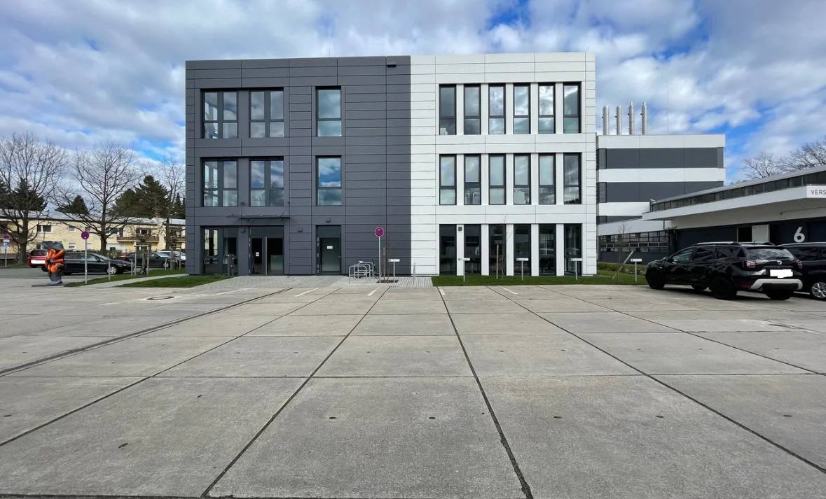 Helle Büroflächen im Neubau in Berlin-Lichtenrade