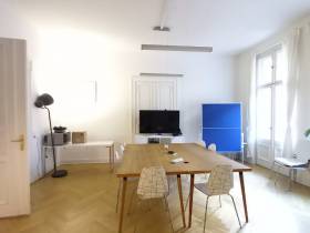 Großzügiges Helles Altbau-Büro
