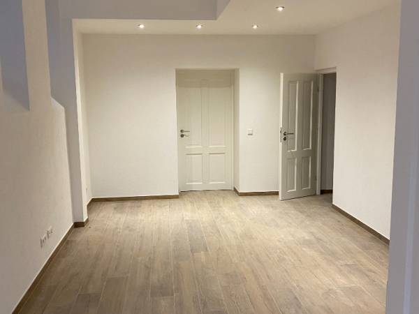 Moderne Arbeitsplätze und Büros für Wachstum in Wiesbaden — Bild 2