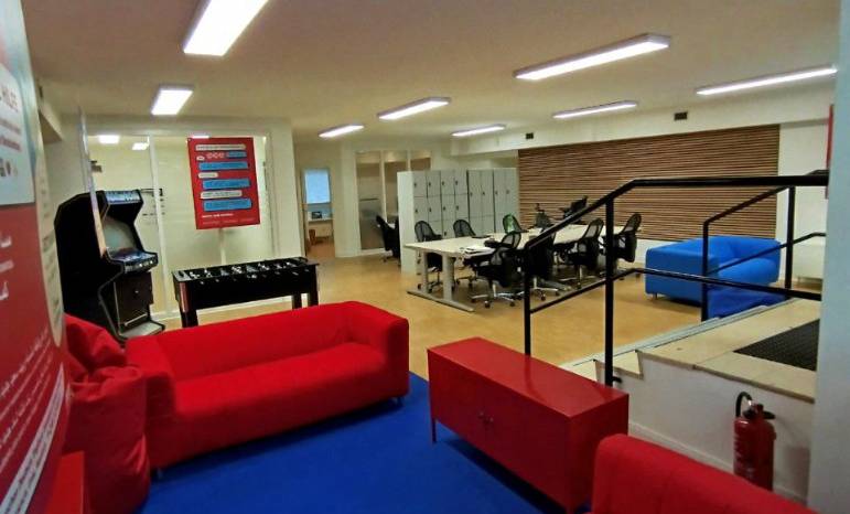 Helle & moderne Bürogemeinschaft im Herzen von Hamburg-Altstadt