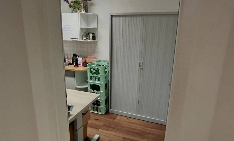 Helle & moderne Bürogemeinschaft im Herzen von Hamburg-Altstadt