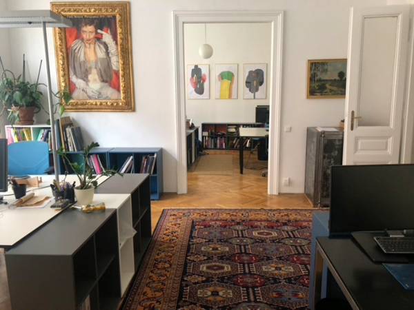 Arbeitsplätze in unserem schönen großen Altbaubüro im 7 Bezirk in Wien — Bild 1