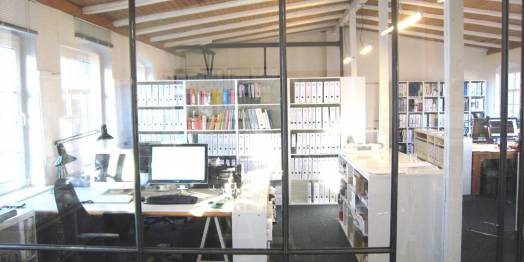 Schreibtischplätze in kreativem freundlichem Büro-Loft in Ottensen