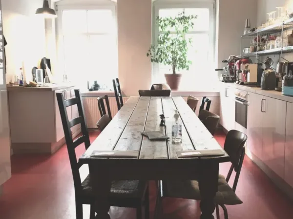 Schreibtischplatz in Hamburg (Ottensen) – Helles, kreatives Fabrik-Loft in Bürogemeinschaft in Hamburg-Ottensen — Bild 5
