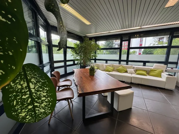 Abschließbares Büro in Nürnberg (Sankt Jobst) – Coworking & Büros im Architektenhaus mit Seeblick in Nürnberg-Sankt — Bild 2