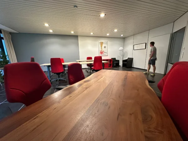 Abschließbares Büro in Nürnberg (Sankt Jobst) – Coworking & Büros im Architektenhaus mit Seeblick in Nürnberg-Sankt — Bild 6