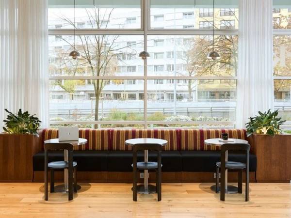 Lichtdurchfluteter Coworking Space in München-Maxvorstadt — Bild 6
