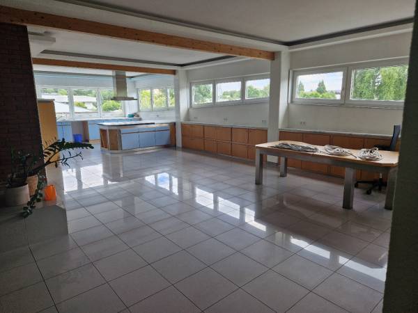 Großzügige Bürofläche mit Loft-Potenzial in Norderstedt — Bild 1