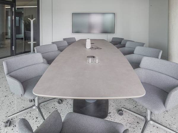 Moderner, voll ausgestatteter Arbeitsplatz in Bürogemeinschaft in — Bild 4
