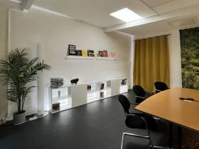 Arbeitsplätze mit Top-Ausstattung &  Zugang zu Meetingräumen