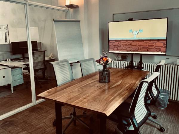 Kreative Bürogemeinschaft in Berlin-Mitte mit Terrassen und Kicker — Bild 5