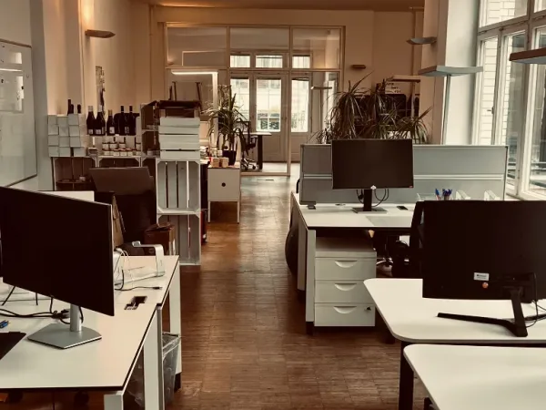 Schreibtischplatz in Berlin (Mitte) – Kreative Bürogemeinschaft mit Terrassen in Berlin-Mitte — Bild 1
