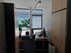 Untermiete:  Büroflächen in Maxvorstadt mit eigenem Zugang
