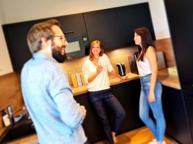 Moderne Büros mit großzügigen Fensterfronten - provisionsfrei & flexibel