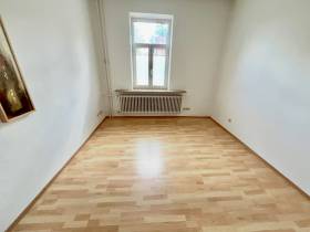 Helle Büroräume und Coworkingplätze in Erlangen