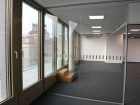 Helle und moderne Bürofläche auf der Chausseestraße