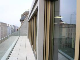 Helle und moderne Bürofläche auf der Chausseestraße