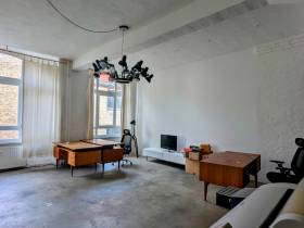 Helles 49m² Loft-Büro in kreativer Bürogemeinschaft